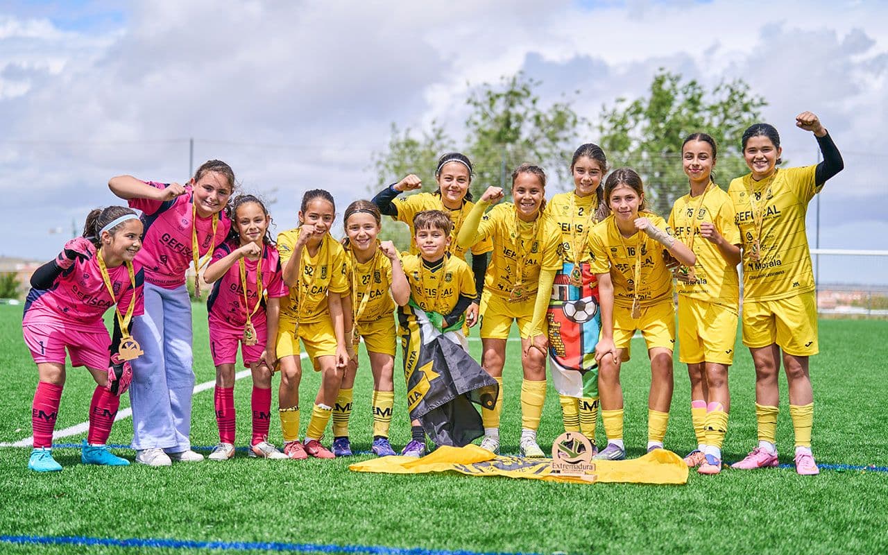 La Escuela Morala revalida la Copa Alevín Femenina en Cáceres
