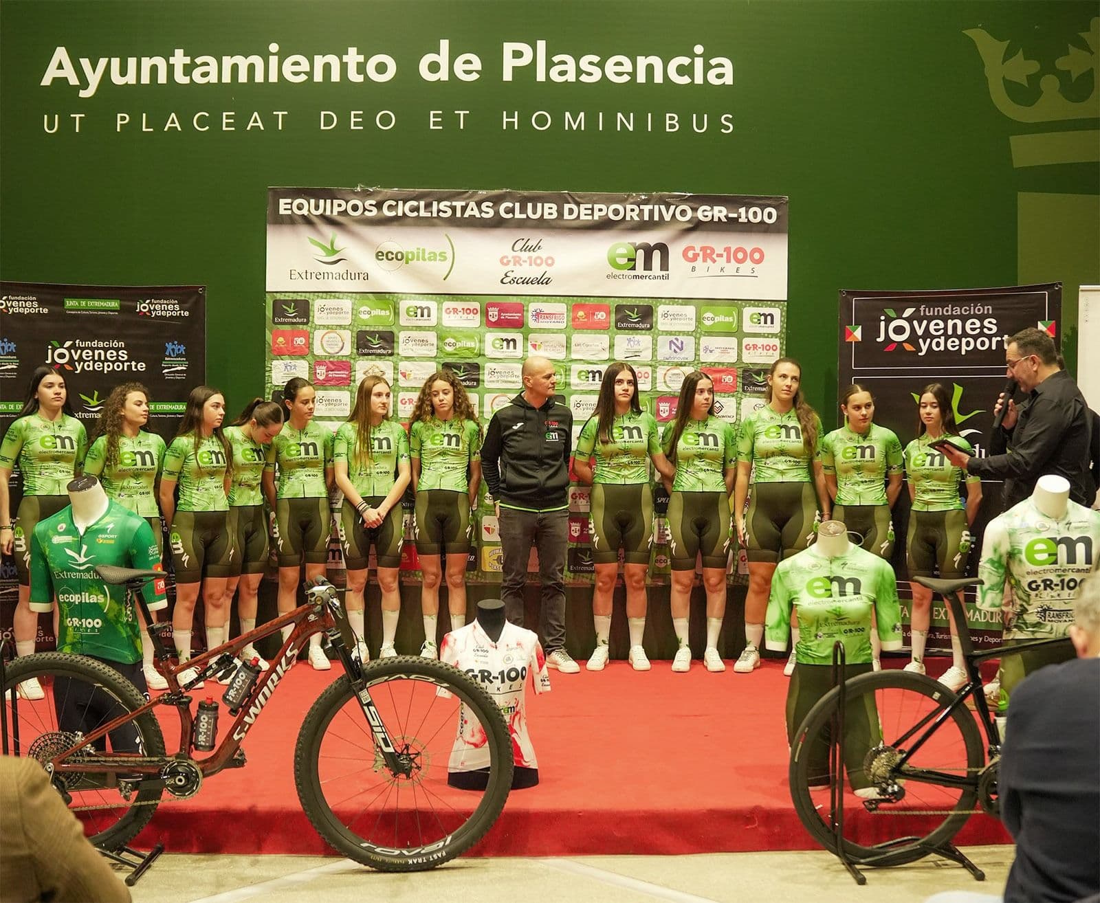 Corredoras del Electromercantil-GR100 en la Copa de España Féminas de Noja