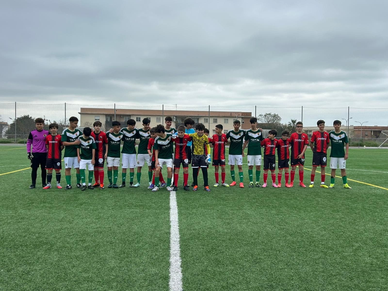 Partido entre Cacereño Tambo B y Vedruna Cáceres B en categoría infantil