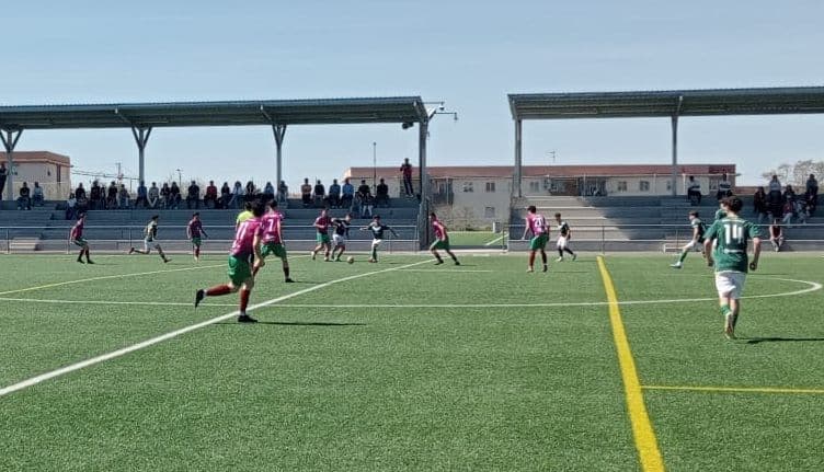 El Ciudad de Plasencia se lleva un duelo animado ante el Cacereño en Liga Nacional Juvenil