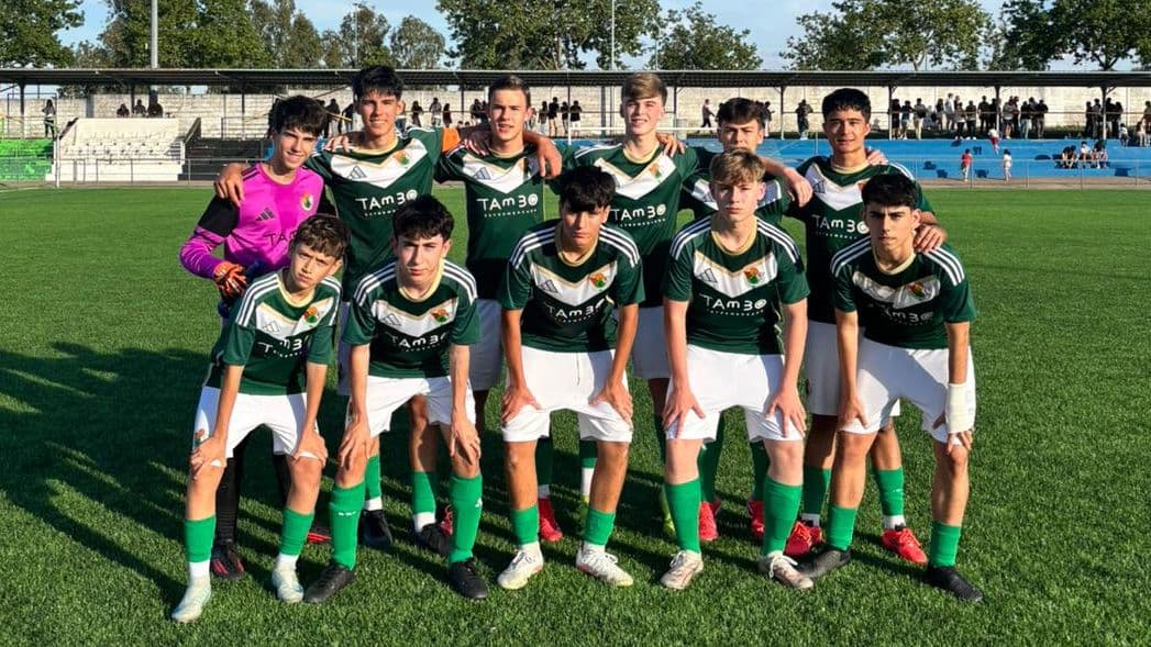 Jugadores del Cacereño C en su último partido en casa de la temporada