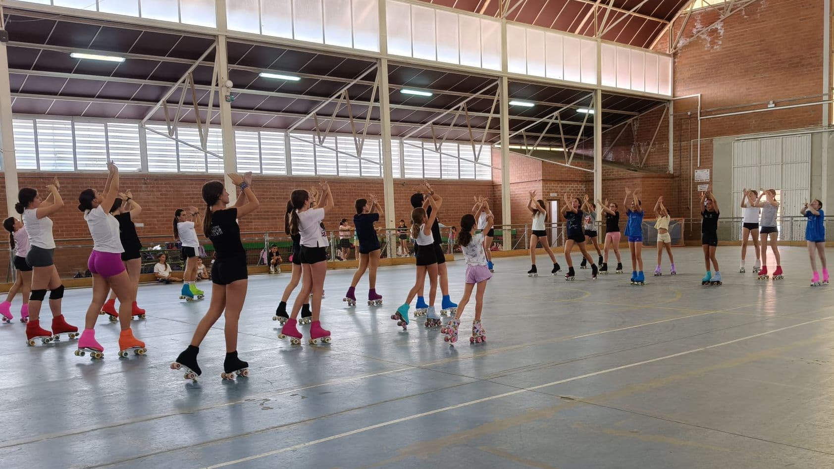 Grupo de competición del Club Patinaje Zafra durante la temporada 2025/2026