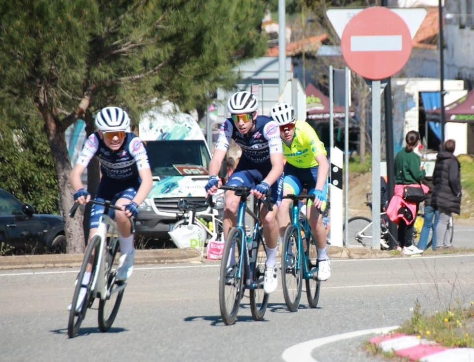 Contrarreloj por equipos en Montijo durante la Vuelta al Porvenir de Extremadura