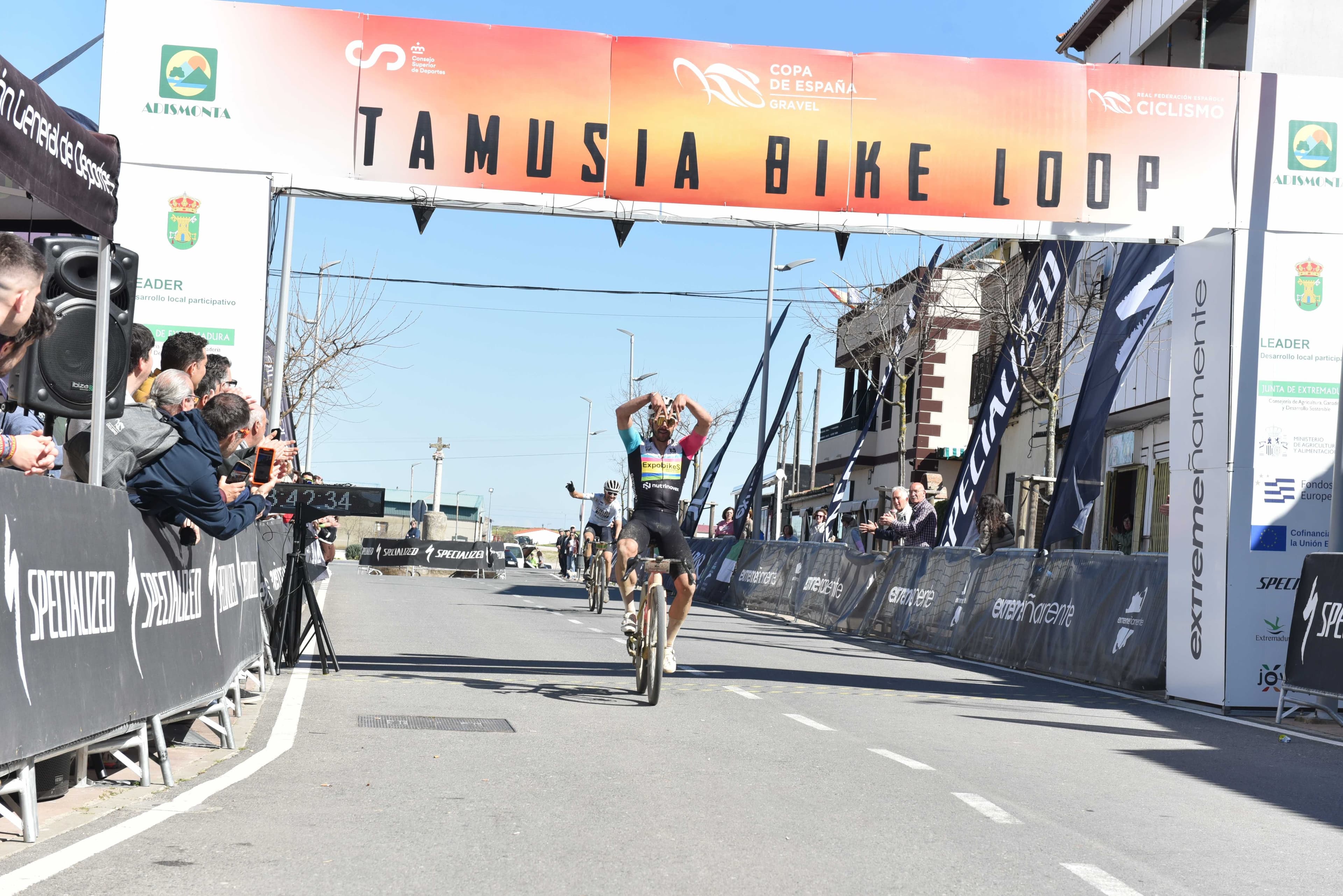 Torreorgaz abre la Copa de España Gravel 2026: David Martín y Elena Dušková golpean primero