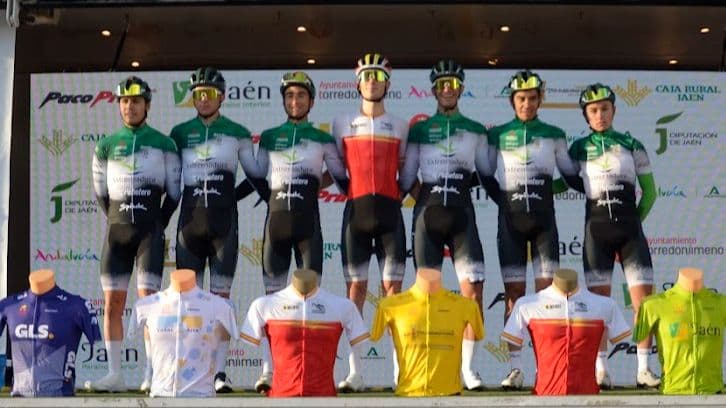 Corredores del Extremadura Pebetero antes de la Clásica Ciudad de Torredonjimeno