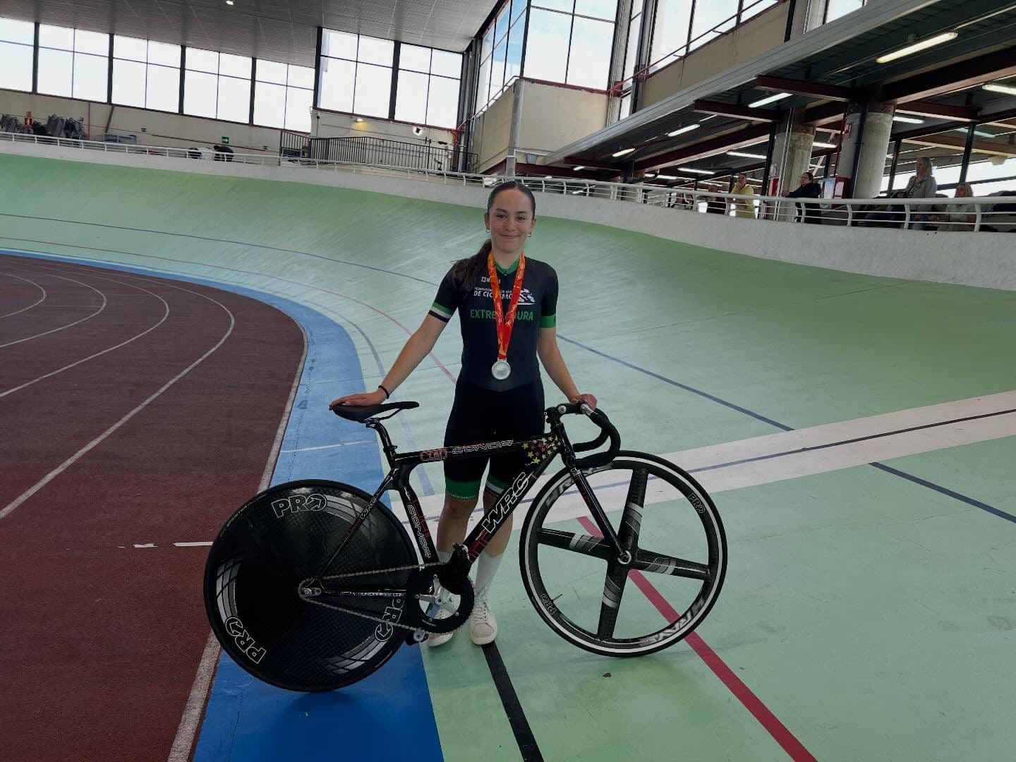 Laura Pérez compite en la final de keirin del Campeonato de España de Pista en Galapagar