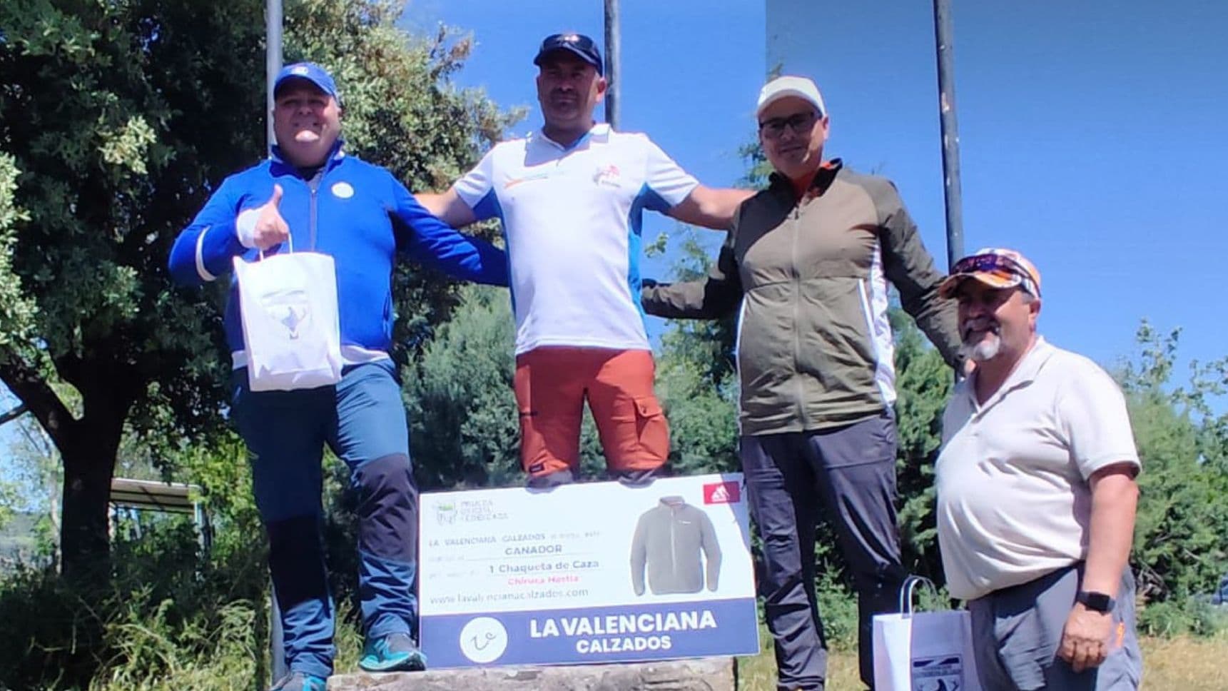 Félix Gutiérrez posa como campeón del Campeonato Provincial de Badajoz de Compak Sporting 2026