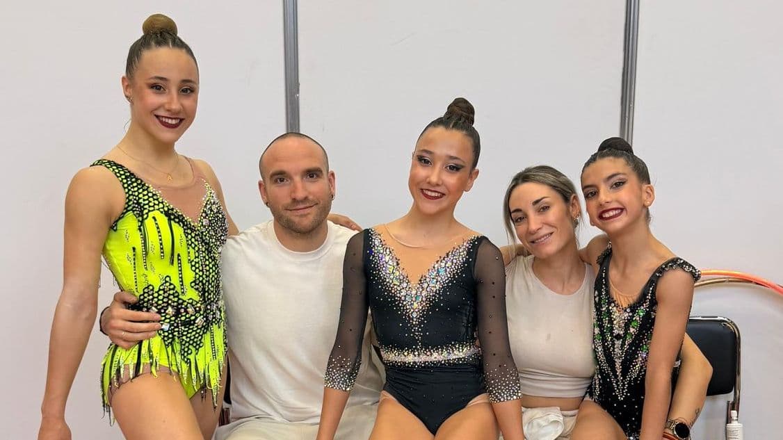 Gimnastas del Club Nashira de Plasencia durante el Torneo Internacional Slavia Cup en Bulgaria