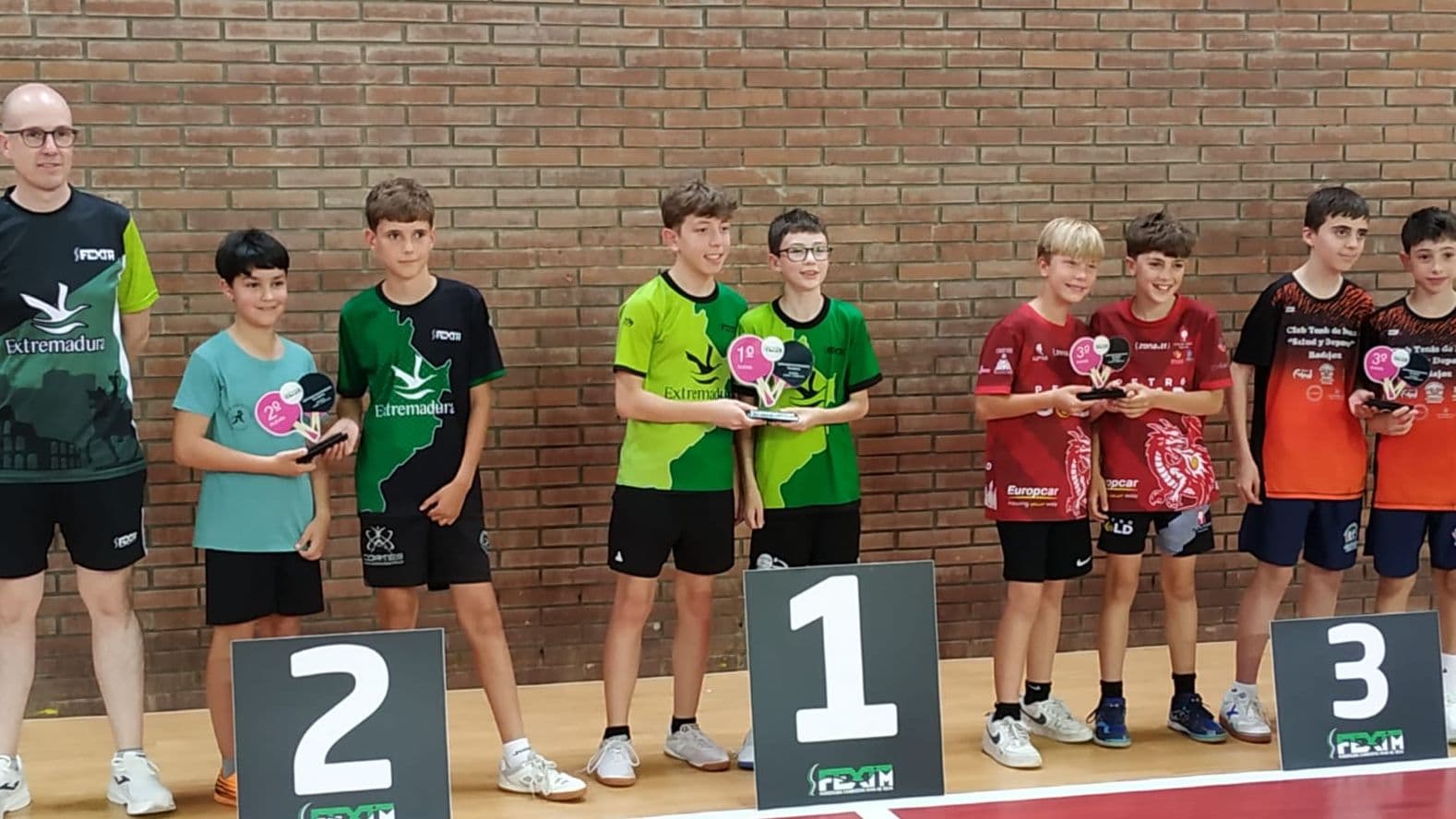 Jugadores del Tenis de Mesa Villafranca-Fuente del Maestre en el autonómico disputado en Don Benito