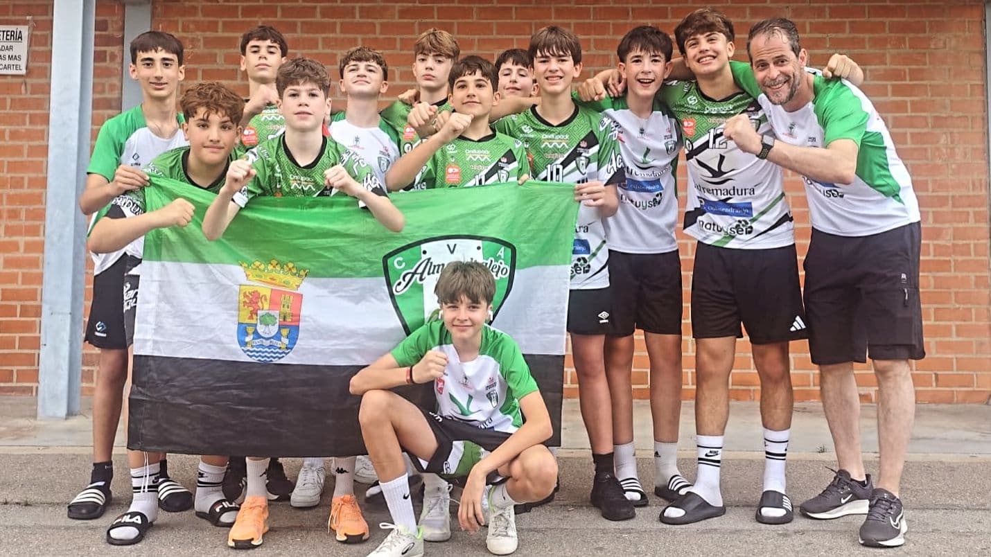 Jugadores del CV Almendralejo Extremadura durante el Campeonato de España infantil
