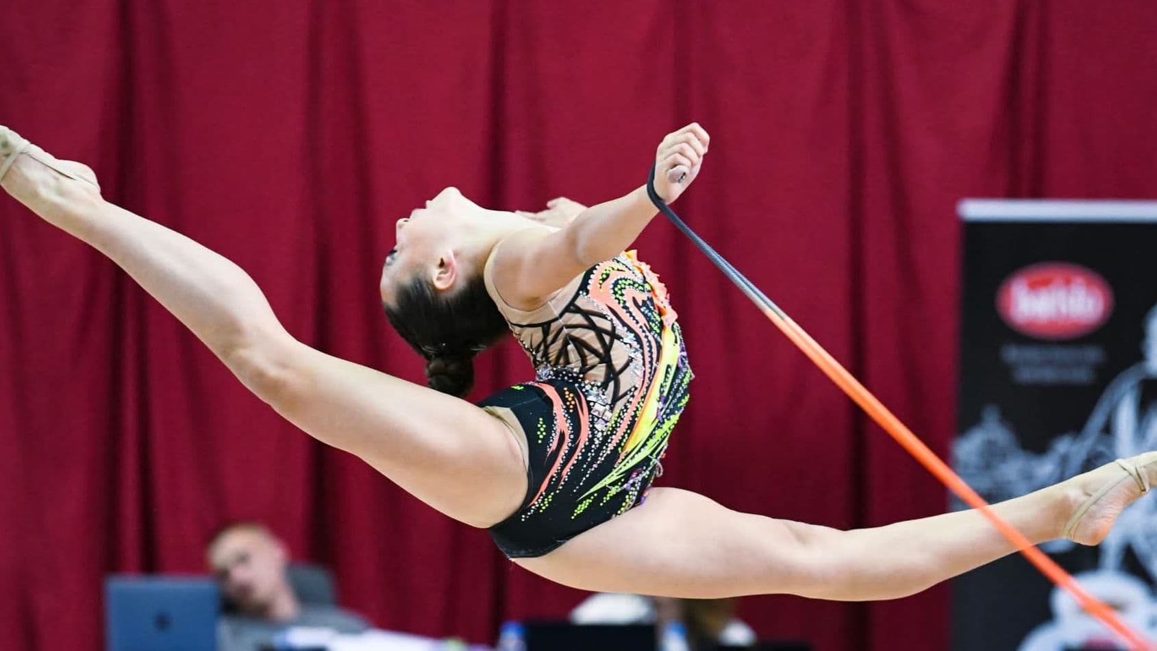 Talía Sánchez durante un ejercicio de gimnasia rítmica con cinta