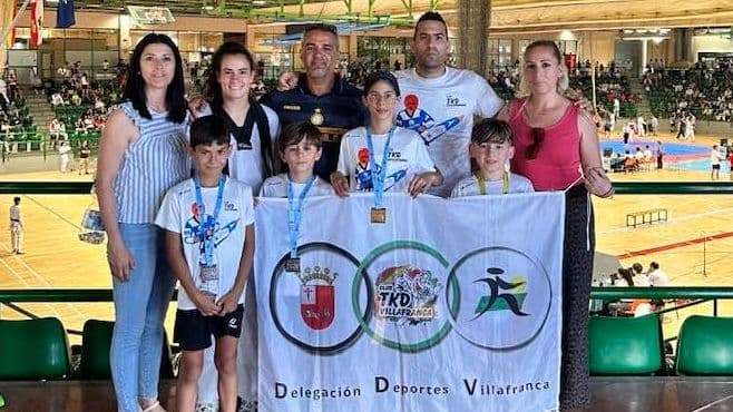 Expedición de siete deportistas del TKD Villafranca en el Open de Segovia