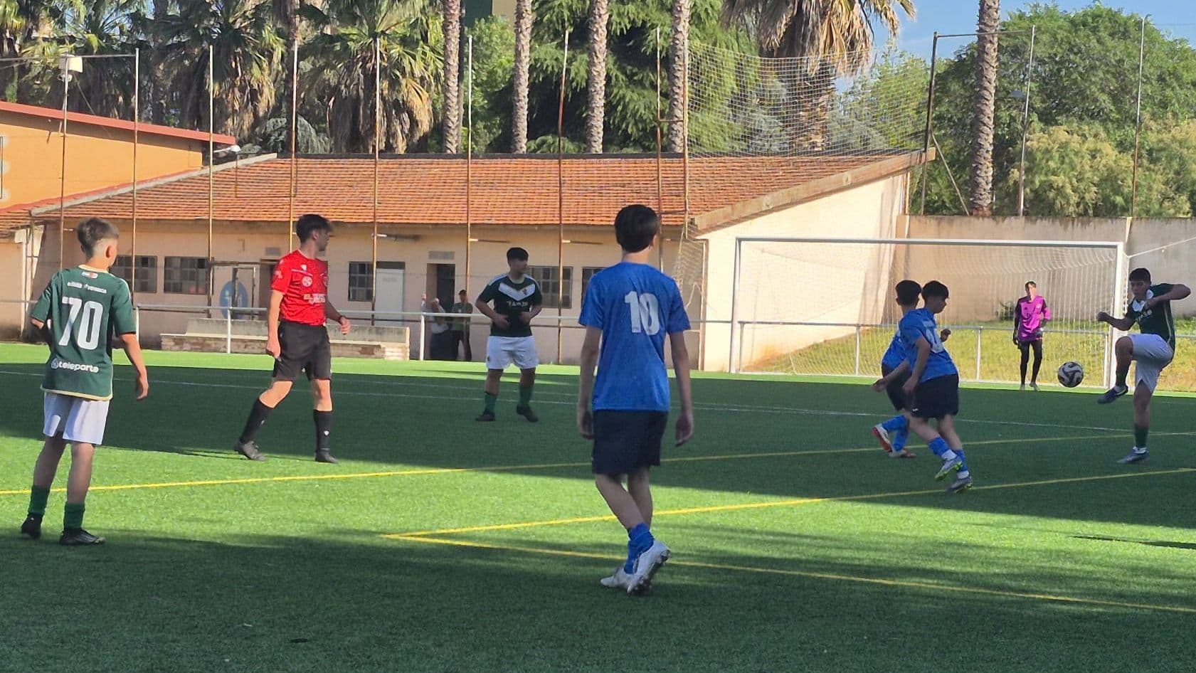 Partido entre Pebetero Olímpico y Cacereño D en el Municipal Sergio Trejo