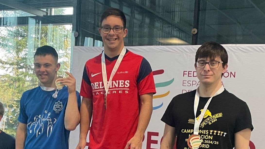 Guillermo Gracia, campeón de España S15 en varias pruebas en la piscina de Mendizorrotza