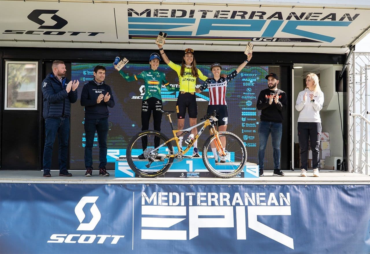 Natalia Fischer, del Ecopilas, se queda a 13 segundos del liderato en el arranque de la Mediterranean Epic MTB